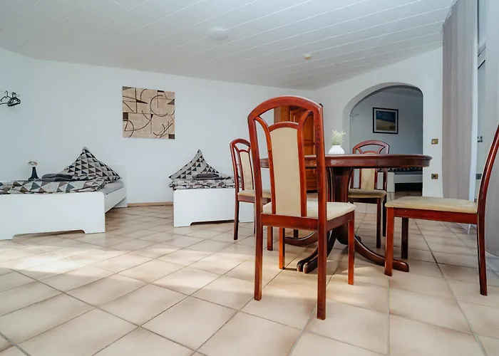 Eifel-rast Appartement *